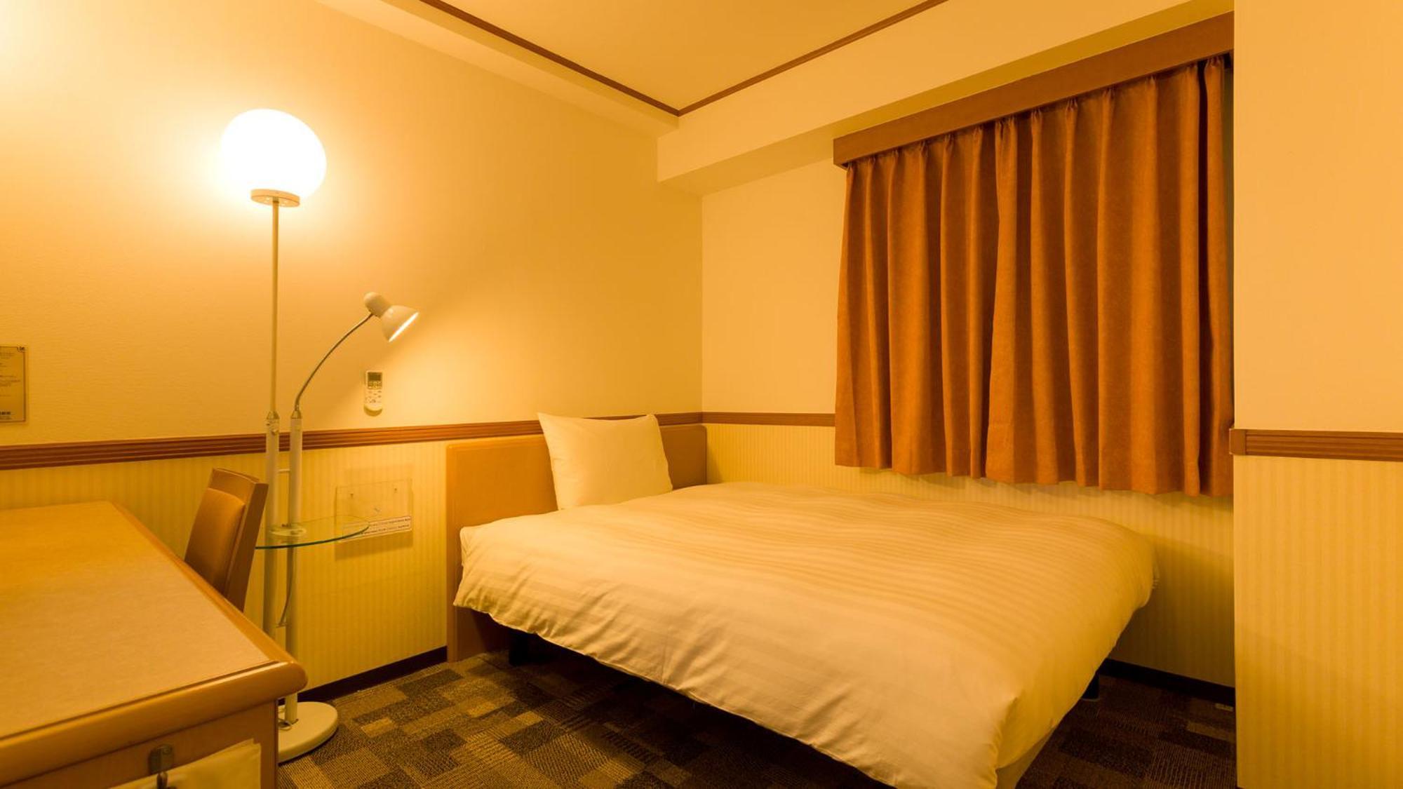 Toyoko Inn Shin-Yatsushiro Ekimae Rum bild